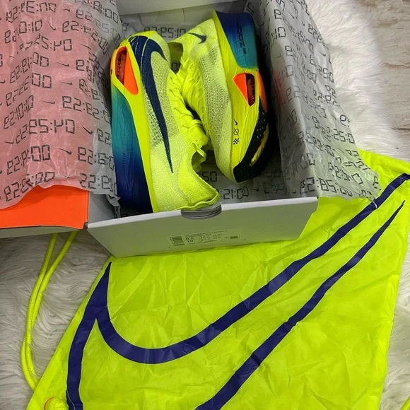Men’s Nike Alphafly 3 with Bag - Picture 8 of 9